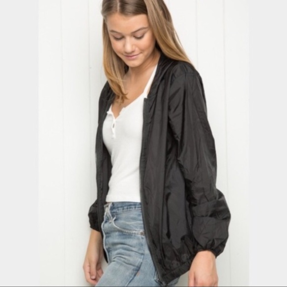 BRANDY MELVILLE BLACK WINDBREAKER